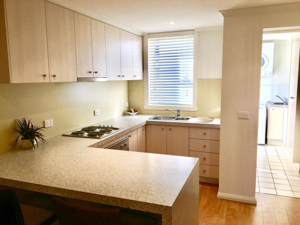 Encore Apartments Батърст Екстериор снимка