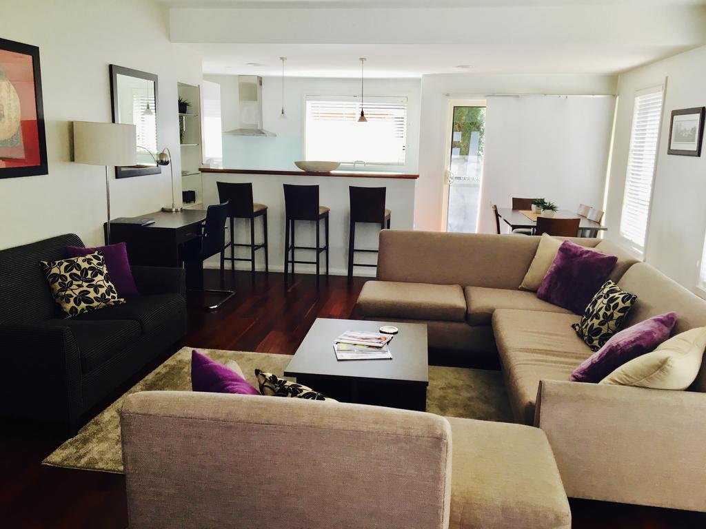 Encore Apartments Батърст Екстериор снимка