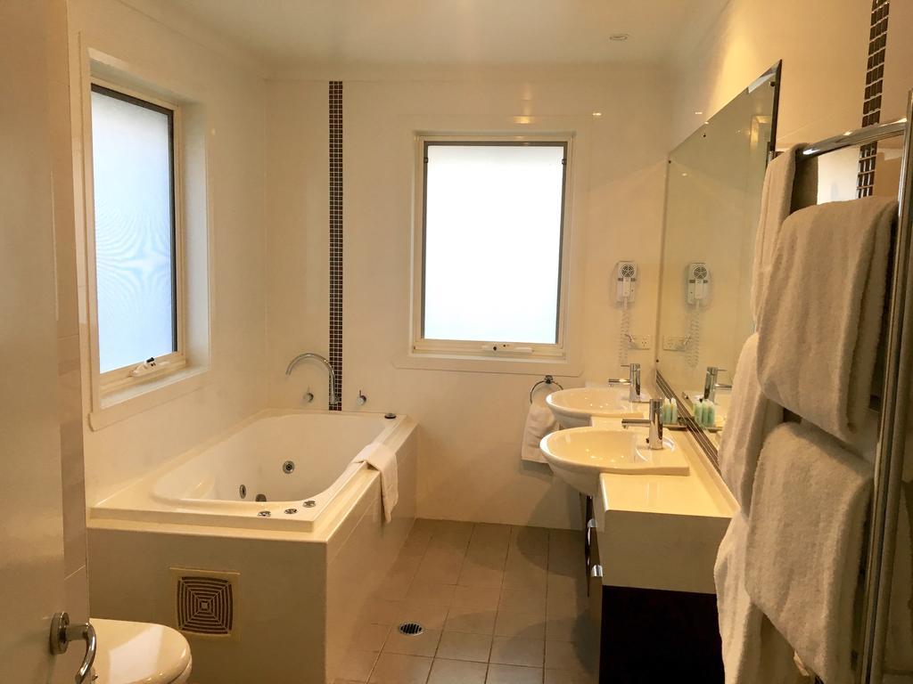 Encore Apartments Батърст Екстериор снимка